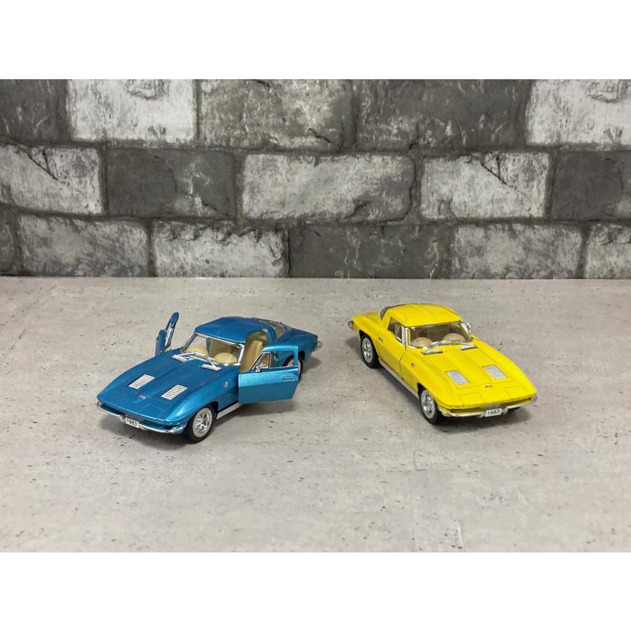 KinSMART 1963 コルベット スティングレイ Corvette Sting Ray