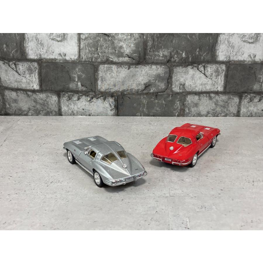 KinSMART 1963 コルベット スティングレイ Corvette Sting Ray