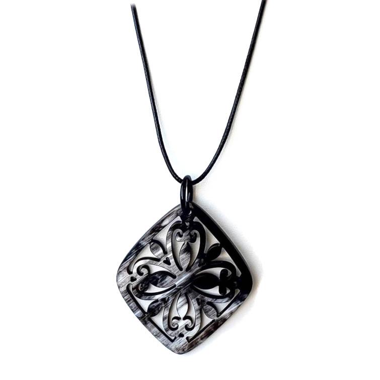 水牛の角 バッファローホーン ロングネックレス 革紐 軽い 天然素材