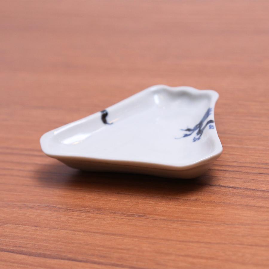 九谷焼 九谷焼 ／ 豆皿 富士山 染付龍 /小皿 豆皿 吉祥紋古典絵変り