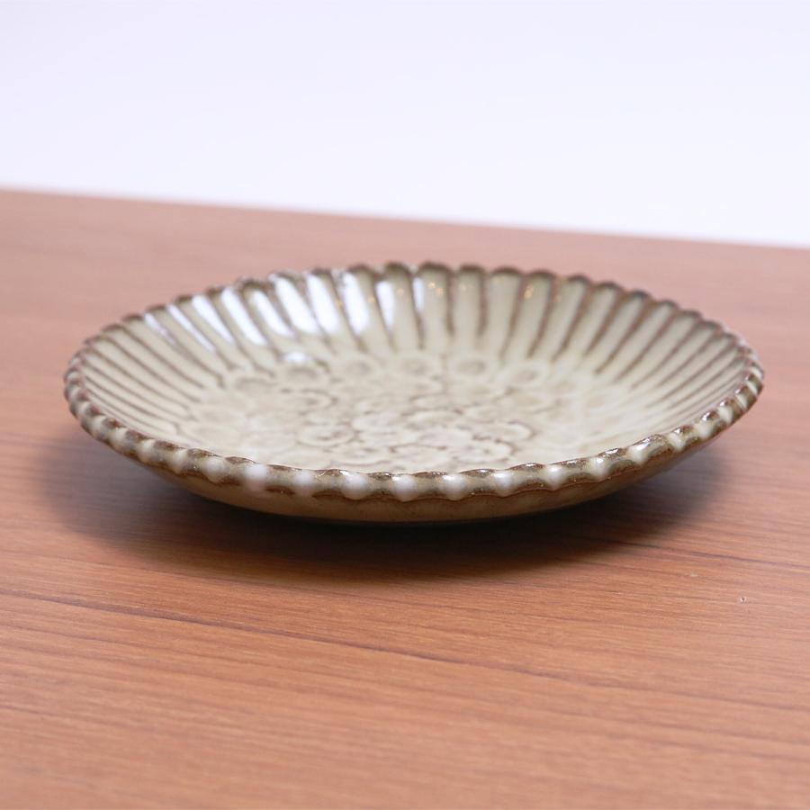 小代焼 輪花板皿 ストアー 中 陶器 小代本谷ちひろ窯 可愛い 和食器 おしゃれ