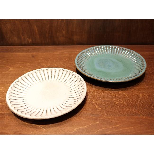 丹波焼／7寸しのぎ丸平皿／白・青／雅峰窯 : コレパン 日本の暮らし