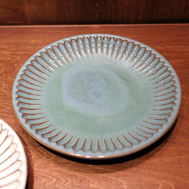 丹波焼／7寸しのぎ丸平皿／白・青／雅峰窯 : コレパン 日本の暮らし