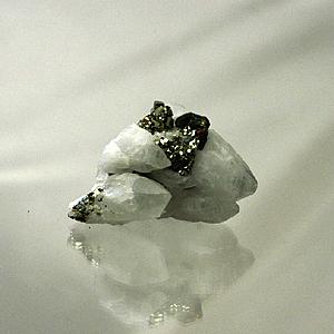 パイライトクラスター０１ |  | 01