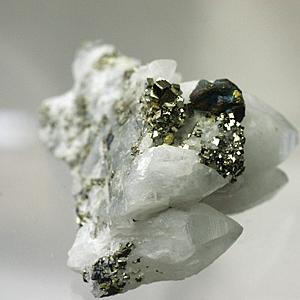 パイライトクラスター０１ |  | 03