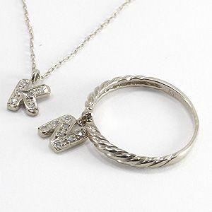 ゆれるイニシャルリング シンプルプラチナダイヤモンドリング アルファベット指輪の画像