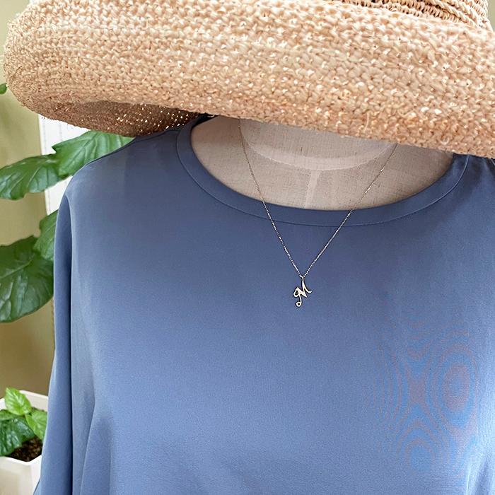 イニシャルネックレス ゴールドK18ダイヤモンドネックレス アルファベットペンダント18金の画像