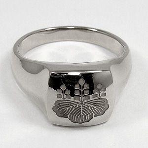 プラチナ指輪 印台メンズリング家紋機械彫刻プラチナ900刻印入り保証