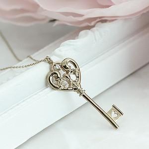 ダイヤ　ホワイトゴールド　ネックレス　ハート　鍵 ペンダントネックスダイヤモンド鍵キーモチーフジュエリーホワイト