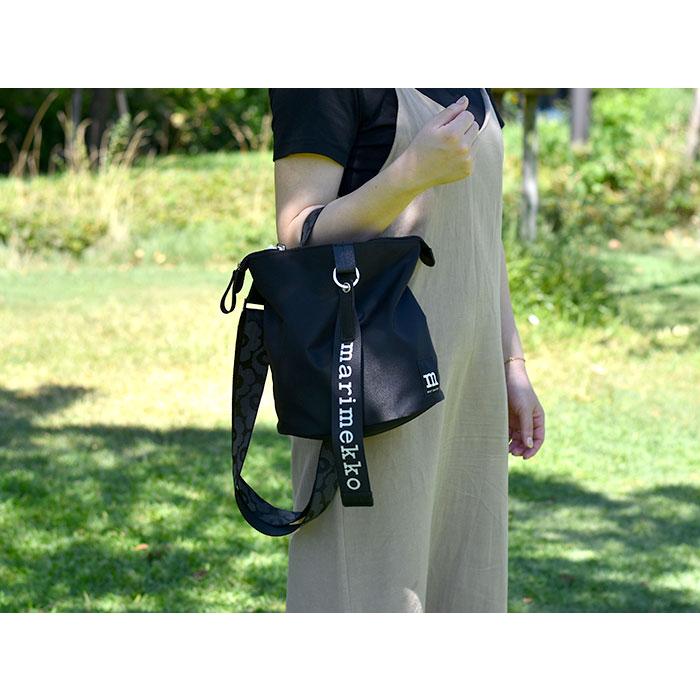 marimekko マリメッコ ショルダーバッグ Carry All Solid ブラック 