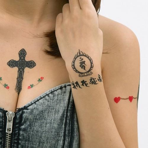 タトゥーシール 不動明王 B コスプレ通信 通販 Yahoo ショッピング