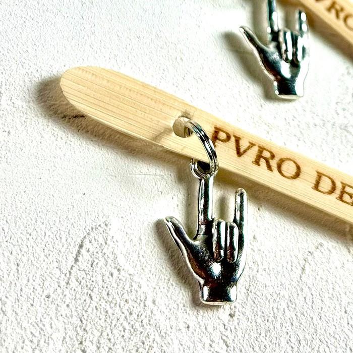 しおり ひのき アイラブユー 指文字モチーフ  本 PVRO DE FONTE 知識の湧き出る泉 |  | 03