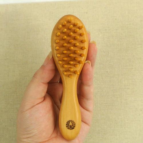椿油を染み込ませた つげブラシ 丸小 (長さ約13cm) 薩摩つげ&カステロ