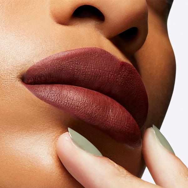 M・A・C（マック） ロックド キス インク リップカラー(カーニボア