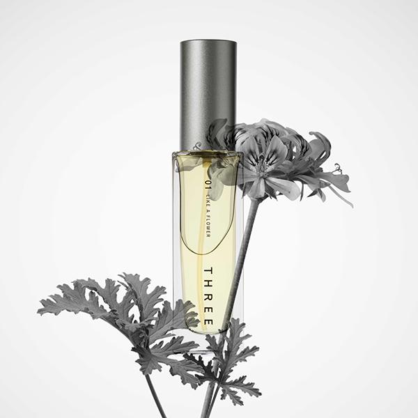 THREEエッセンシャルセンツ R01 LIKE A FLOWER 30ml THREE エッセンシャルセンツ R(01 LIKE A FLOWER) 30mL : アットコスメ