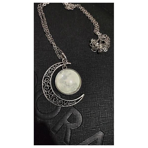 月 ネックレス アクセサリー ムーン moon 三日月 満月 天体 夜光 蓄光