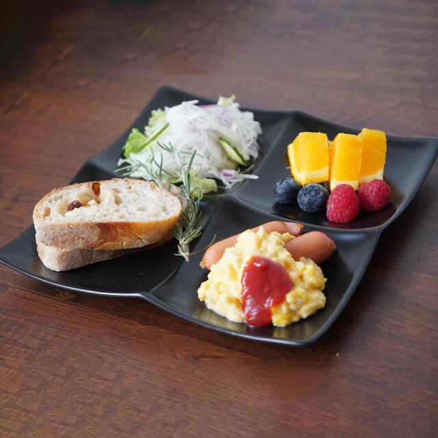 仕切り皿 黒 5枚 4連オードブルプレート（4PP-BK-5pc） キッチン