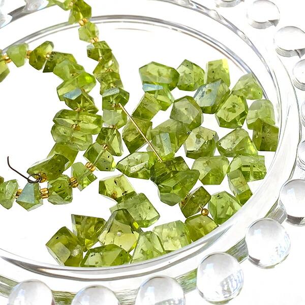 天然石 ペリドット （タンブルカット） 大きさ 約3〜5.5×6〜8mm 穴径 