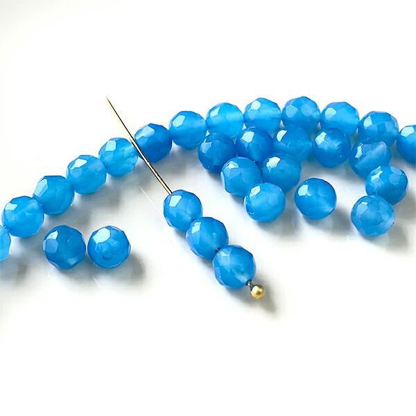 天然石ブルージェイド（ラウンドカット）大きさ 約4mm穴径 約0.5〜0.6