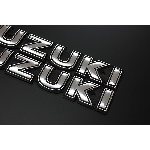 スズキ タンク エンブレム 新品 2枚 ラージ 銀 アルミ製