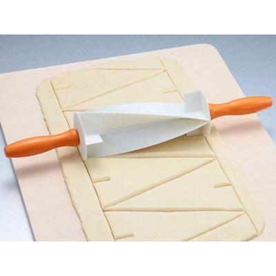 未使用　クロワッサンカッター　カット寸法　210×100㎜ cotta（コッタ） TC クロワッサンカッター : cotta - 通販 - Yahoo