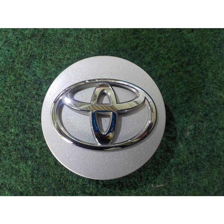 TC411P トヨタ 純正 センターキャップ 1枚のみ 外径約62ミリ ノア