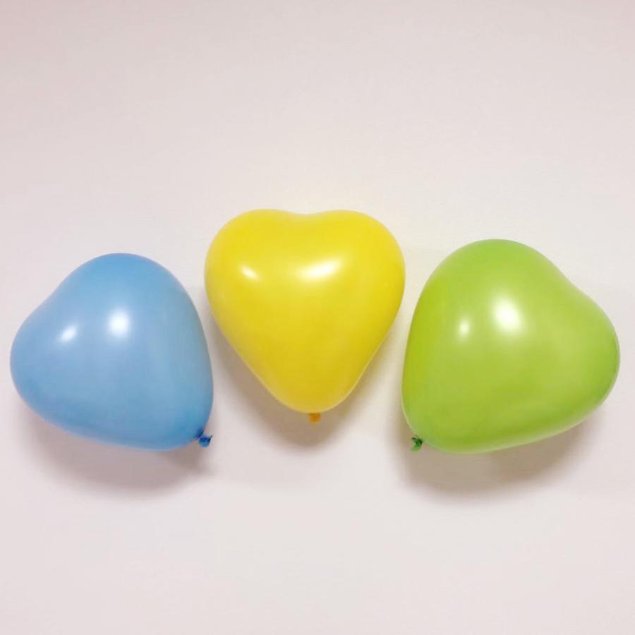 黄色いハートのバルーンピアス