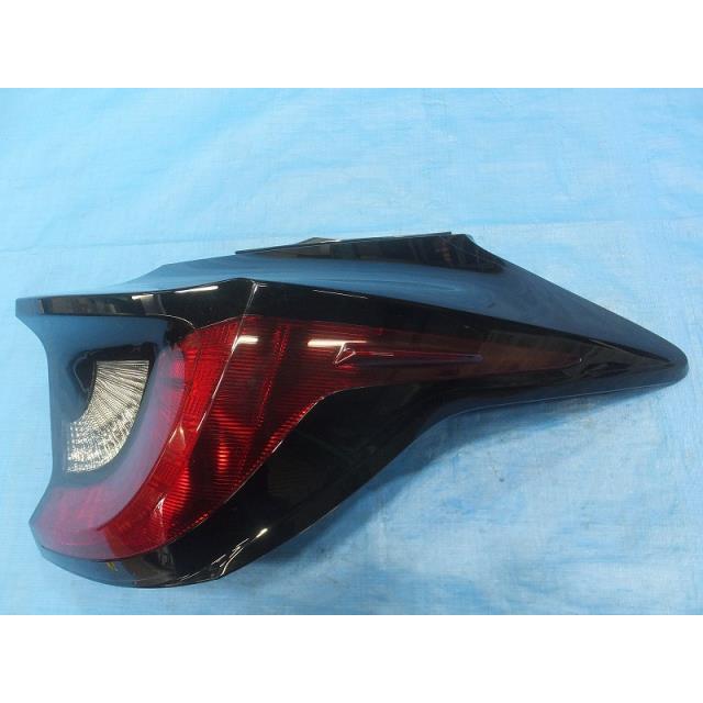 ◇ヤリス 6AA-MXPH10 右テールランプ LED ターンランプ無し
