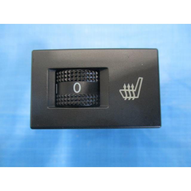 ロードスター ◇ロードスター 中期 DBA-NCEC 左シートヒータースイッチ