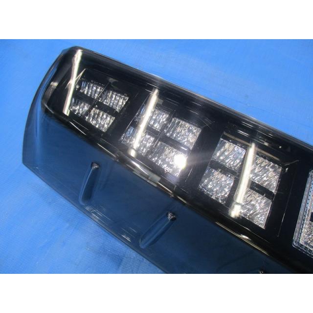 ◇ヴォクシー DBA-ZRR85W 左テールランプ NO.295588 【個人宅送料別途加算・S1サイズ】_2