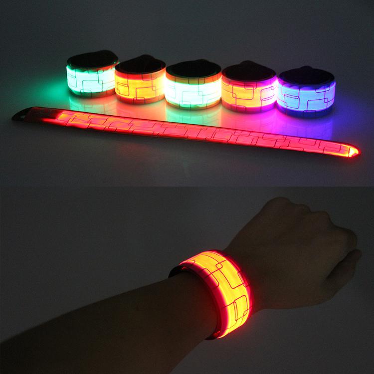 【在庫処分 再入荷なし】 在庫処分 ランニング ライト ランニングライト 腕 LED 充電 充電式 usb アームバンド メンズ レディース おしゃれ 光る |  | 10