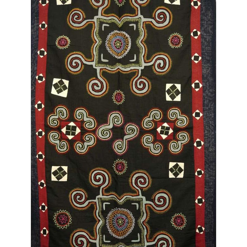 ベトナムの少数民族ホアビン省ムオン族のタペストリー 壁掛け マルチ