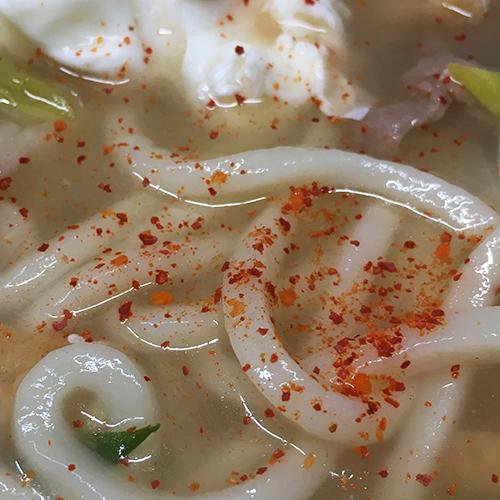 激辛 まぼろしの唐辛子 香川本鷹 辛い うまい 一味 8g 携帯 ボトル 1本