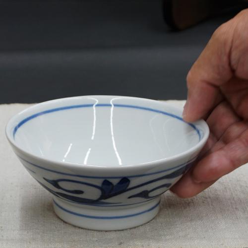 和食器 砥部焼 貞山窯 茶碗 中 13cm 唐草 : うつわの店 クラフトなかつ