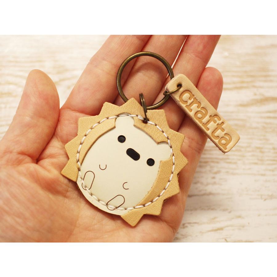 小銭が入るキーホルダー「コインはりねずみ」ベージュ　革　レザー