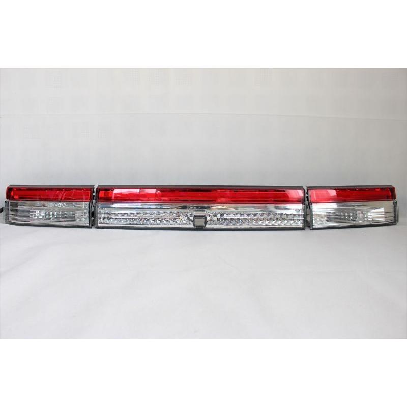 LED CF】新型デリカD5 リヤガーニッシュレンズ アクリル点灯加工