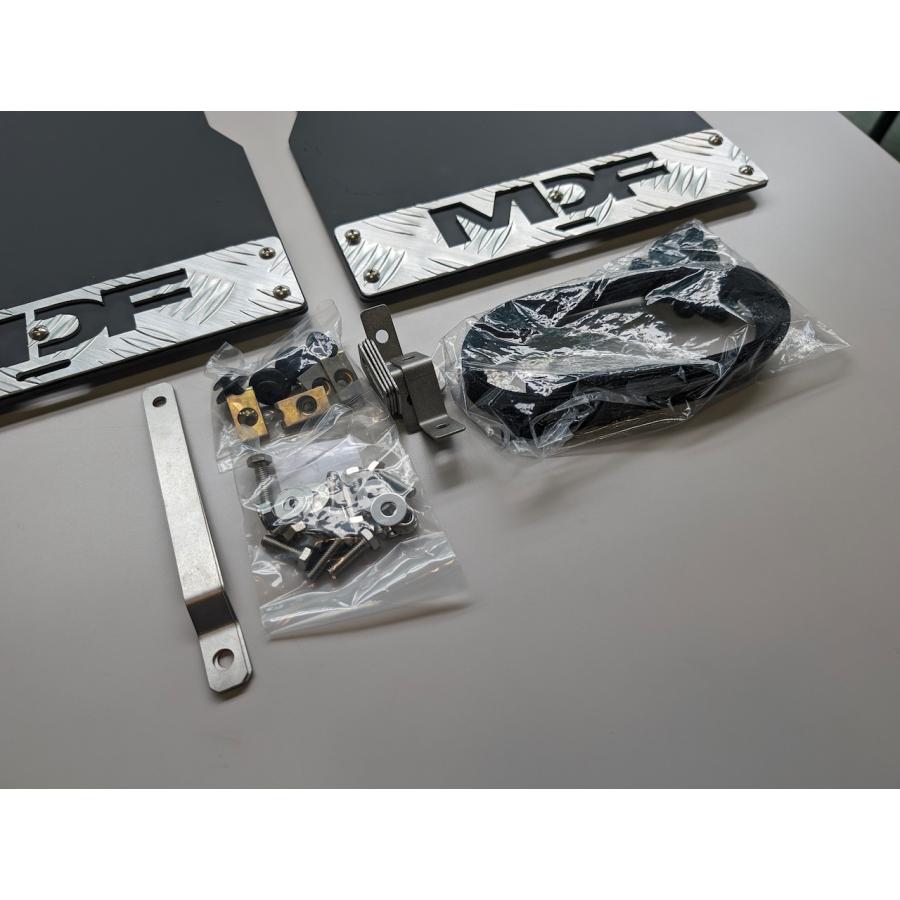 MDF アルミチェッカープレート（ブラック塗装仕様）デリカD5後期 MDF アルミチェッカープレートステップカバー（ブラック塗装仕様