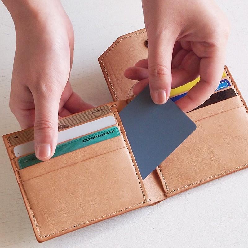 annak（アナック） コンパクト二つ折り ギャルソンウォレット ピンク