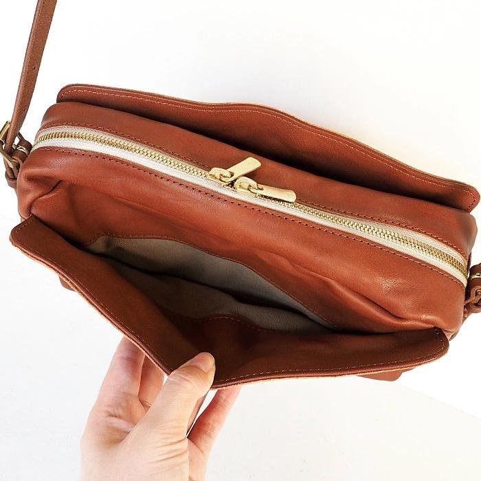 ANNAK（アナック） あおりポケット付きショルダーバッグ 栃木レザー ウォッシュドレザー ベージュ/ミニ 小さめ 斜めがけ 斜め掛け レディース メンズ 本革の画像