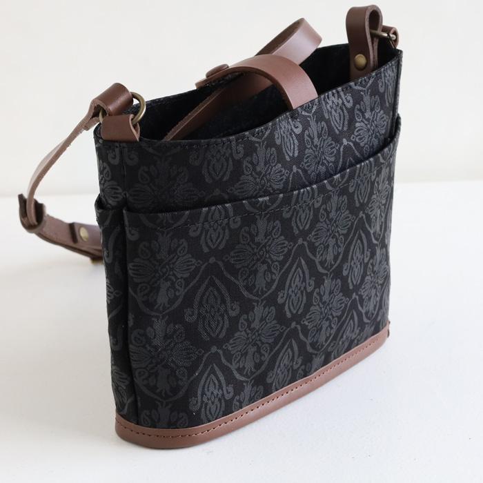 aoneco(アオネコ) ダマスク柄 バケット ミニ ショルダーバッグ 横型 / 保護猫 支援 寄付 ブランド 日本製 レディース 肩掛け ポシェット 斜めがけ 猫 ネコ 本革 | aoneco | 10