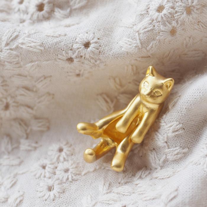 naturama(ナチュラマ) 猫ピアス “グリ” 真鍮 マットゴールド 片耳