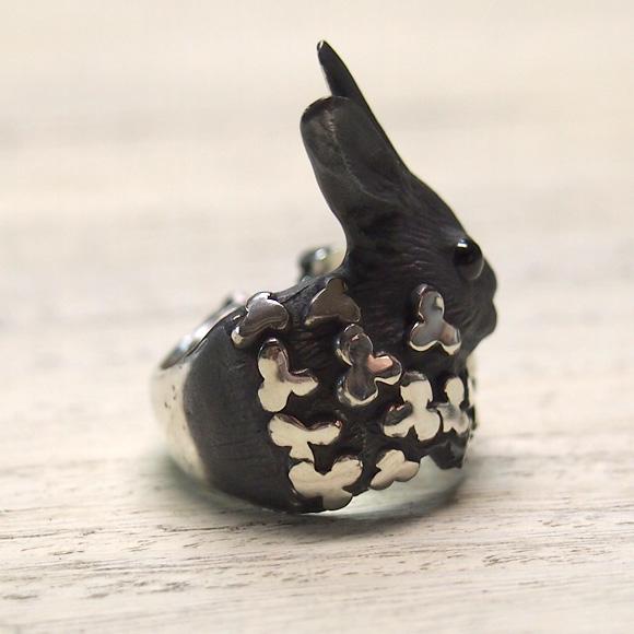 DECOvienya(デコヴィーニャ) ウサギとクローバー リング ブラック