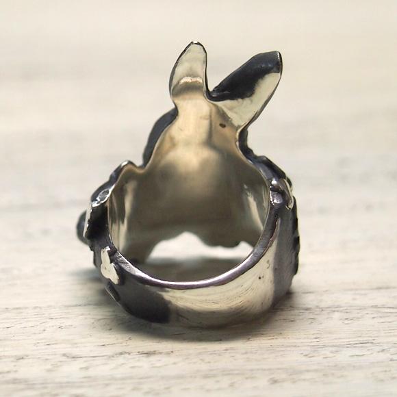 DECOvienya(デコヴィーニャ) ウサギとクローバー リング ブラック