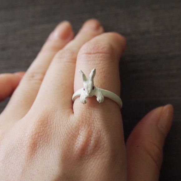 DECO vienya デコヴィーニャ ホワイトうさぎのリング de-001w-e.jpg