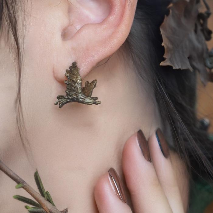 DECOvienya（デコヴィーニャ） 手作りアクセサリー カラスのピアス