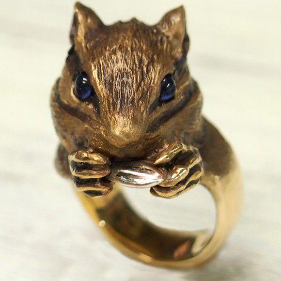 DECOvienya（デコヴィーニャ）手作りアクセサリー 大きなシマリス 