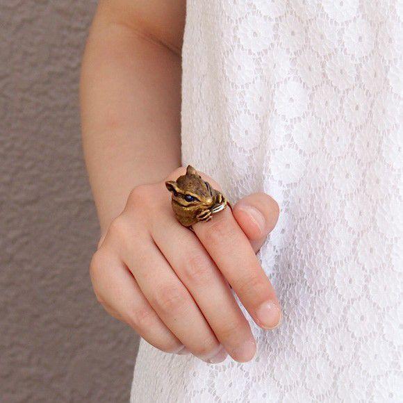DECOvienya（デコヴィーニャ）手作りアクセサリー 大きなシマリス 