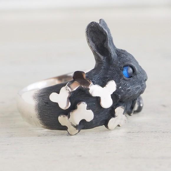 DECOvienya（デコヴィーニャ） 手作りアクセサリー 子ウサギと