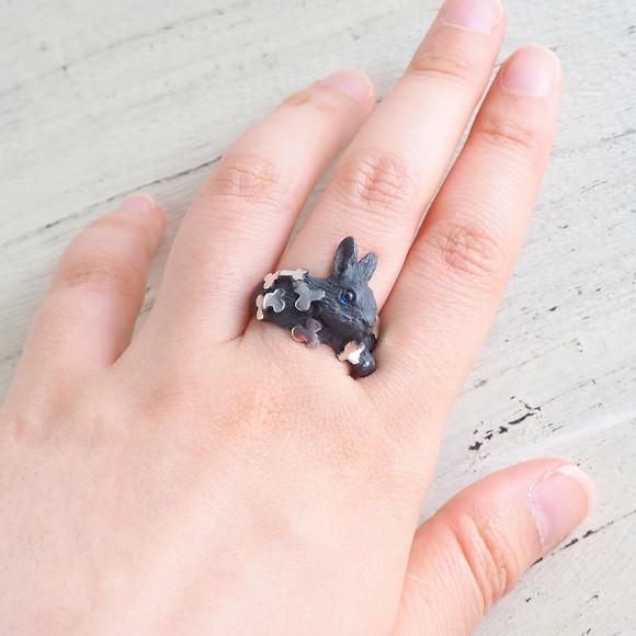 DECOvienya（デコヴィーニャ） 手作りアクセサリー 子ウサギと