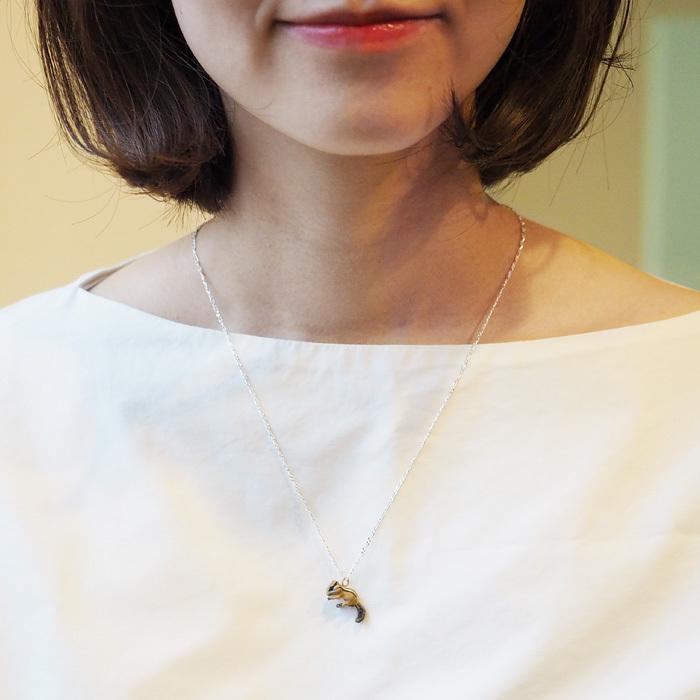 DECOvienya（デコヴィーニャ）お座りシマリスペンダント シルバー925